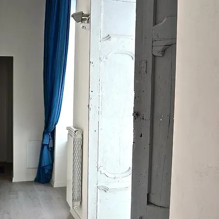 Il Miracolo نابولي